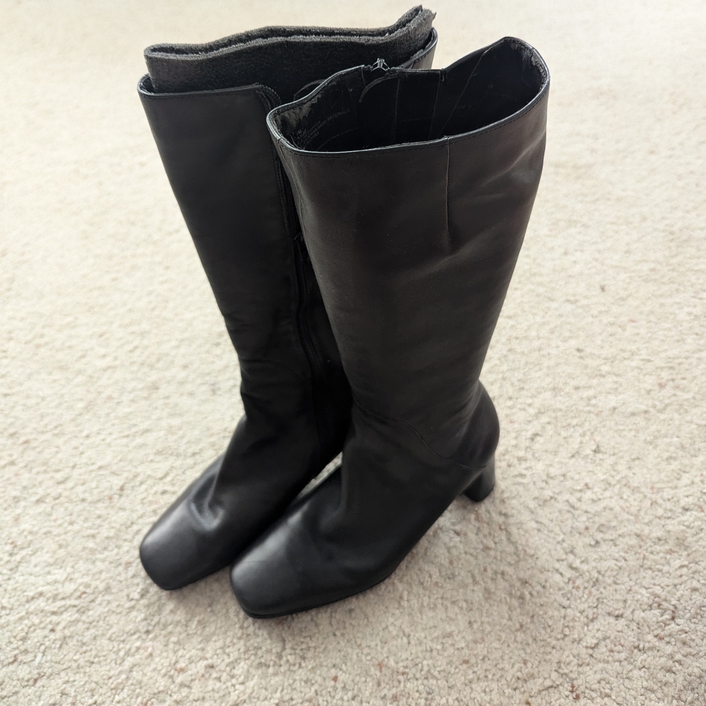 Vintage CARIBE Black Leather Heeled Boots Women's Size 7.5M